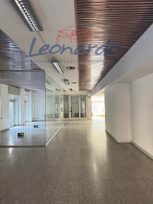 Foto Ufficio a Piacenza Pubblico Passeggio di 200 m² con 3 locali