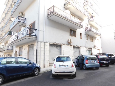 Foto Negozio a Martina Franca di 200 m² con 5 locali in affitto