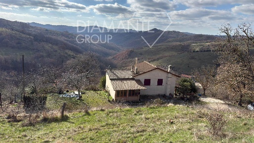 Foto Cessione attività a Gubbio di 260 m² con 5 locali in vendita