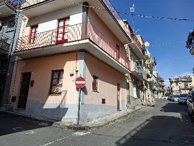 Foto Casa indipendente in Via Napoli  10, Motta Sant'Anastasia di 128 m²