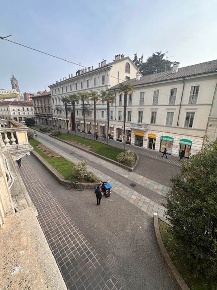 Foto Ufficio in Via Italia 50, Monza Centro Storico di 110 m² con 4 locali