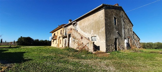 Foto Rustico a Magliano in Toscana Centro di 440 m² con 10 locali