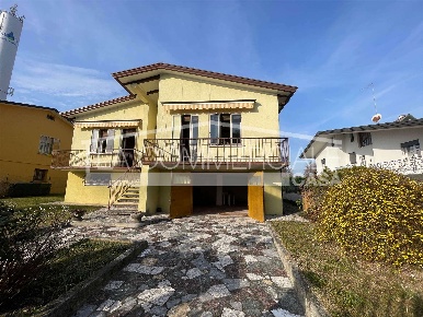 Foto Casa indipendente a Casale sul Sile Centro di 222 m² con 5 locali