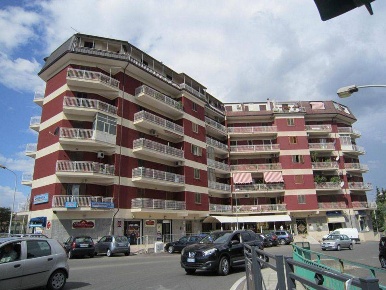 Foto Garage in VIA CARDUCCI 34, Corigliano-Rossano Rossano Stazione