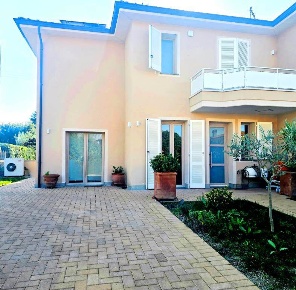 Foto Villa a schiera in via degli ulivi, Castelfranco di Sotto di 156 m²