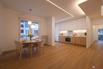 Foto Appartamento a Reggio nell'Emilia Centro Storico di 105 m² in vendita