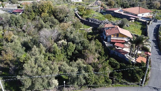 Foto Terreno edificabile a San Pietro Clarenza Centro di 915 m² in vendita
