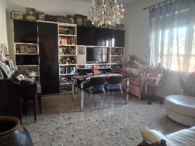 Foto Appartamento a Vallecrosia Centro di 75 m² con 3 locali in vendita