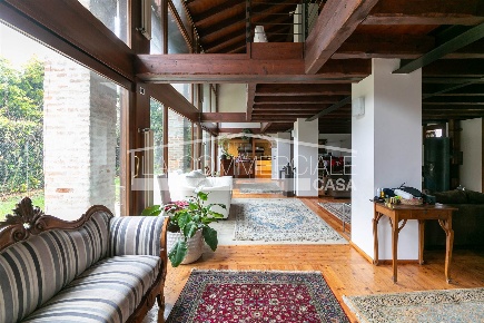 Foto Villa unifamiliare a Casale sul Sile di 360 m² con 8 locali in vendita