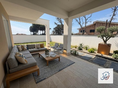 Foto Villa bifamiliare a Anzio Villa Claudia di 77 m² con 4 locali