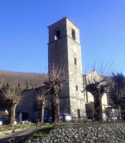 Foto Casa indipendente a Pistoia Cireglio di 370 m² con 14 locali