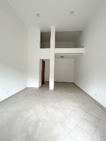Foto Negozio a Camaiore Lido di Camaiore di 40 m² con 1 locali in vendita