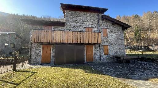 Foto Rustico in Dossa, Cosio Valtellino di 104 m² con 4 locali in vendita