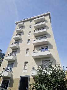 Foto Appartamento in Via Maffei, Milano Montenero di 62 m² con 2 locali