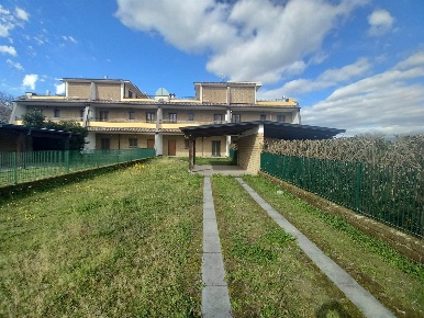 Foto Villa a schiera in Via Rossi 181, Scisciano di 150 m² con 5 locali