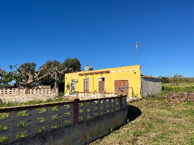 Foto Villa unifamiliare a Pachino di 80 m² con 3 locali in vendita