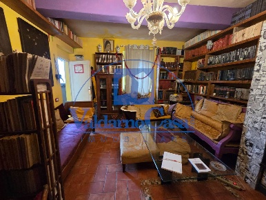 Foto Casa indipendente a Reggello di 155 m² con 8 locali in vendita