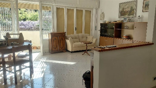 Foto Appartamento a Livorno Antignano - Banditella di 92 m² con 6 locali