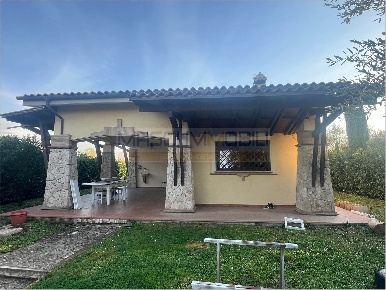 Foto Villa unifamiliare in Via Firenze 144, Fiano Romano di 100 m²