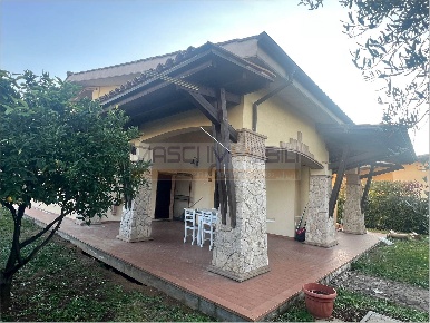 Foto Villa unifamiliare in Via Firenze 144, Fiano Romano di 100 m²