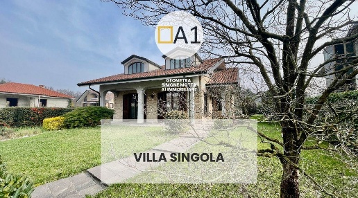 Foto Villa unifamiliare in via como, Misinto Centro di 150 m² con 6 locali