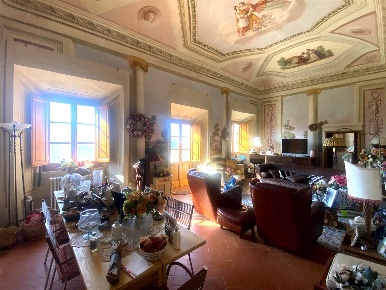 Foto Villa unifamiliare a Greve in Chianti di 299 m² con 14 locali