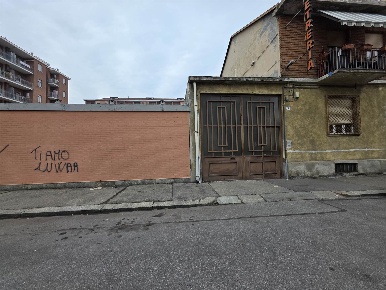 Foto Laboratorio a Torino Regio Parco di 358 m² con 5 locali in vendita