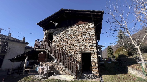 Foto Rustico in PERLUNGO, Montagna in Valtellina di 59 m² con 4 locali