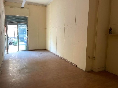 Foto Negozio in Via Alcide de Gasperi  111, Santa Maria Capua Vetere