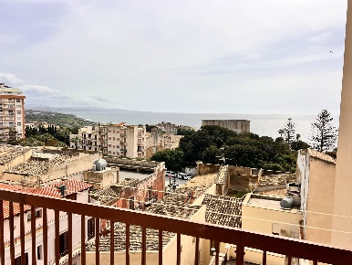 Foto Appartamento in Via Valverde  9, Sciacca Centro di 152 m² con 5 locali