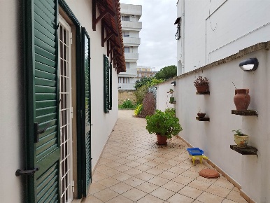 Foto Appartamento in via Francesco Milizia 15, Lecce Ariosto di 153 m²
