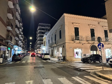 Foto Negozio a Monopoli Centro di 400 m² con 2 locali in affitto
