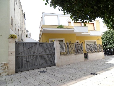 Foto Case indipendenti in Via regina Bona Sforza 90, Capurso di 100 m²