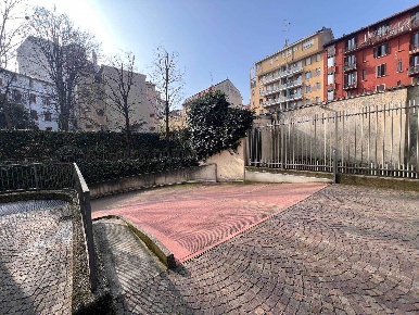 Foto Garage in VIA PRIVATA CORNELIO  3, Milano Frua di 30 m² con 1 locali