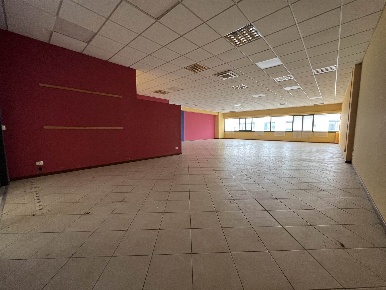Foto Locale commerciale a Figline e Incisa Valdarno di 170 m² con 1 locali