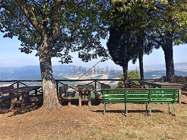 Foto Appartamento a Pomarance di 77 m² con 5 locali in vendita