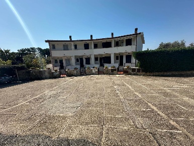 Foto Villa a schiera a Sperlonga Centro di 138 m² con 7 locali in vendita