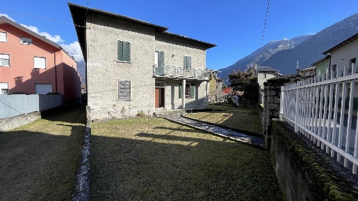 Foto Appartamento in Via Guglielmo Marconi 17, Ardenno Centro di 131 m²