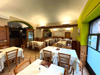 Foto Ristorante in VIA TREVIGI, Casale Monferrato Centro di 100 m²
