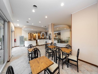 Foto Negozio in via tolomeo 10, Monza Viale Libertà di 82 m² in vendita