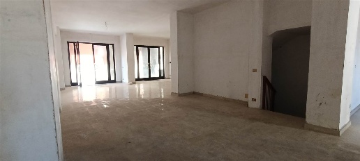 Foto Negozio a Avellino Centro Storico di 210 m² con 1 locali in affitto