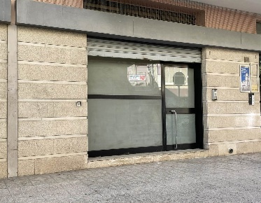 Foto Locale commerciale a Canosa di Puglia Centro di 150 m² con 2 locali