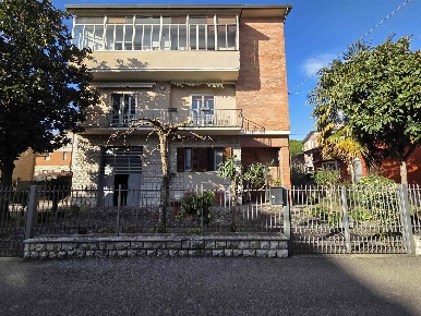 Foto Villa bifamiliare in Via Cecoslovacchia  160, Bastia Umbra Bastia