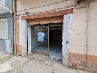 Foto Negozio a Iglesias Centro di 58 m² con 1 locali in affitto