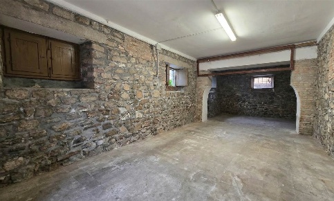 Foto Garage in Via del Teatro Nuovo, Viterbo Sacrario - Piazza della Rocca