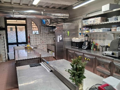Foto Attività commerciale a Montespertoli di 270 m² con 2 locali in vendita