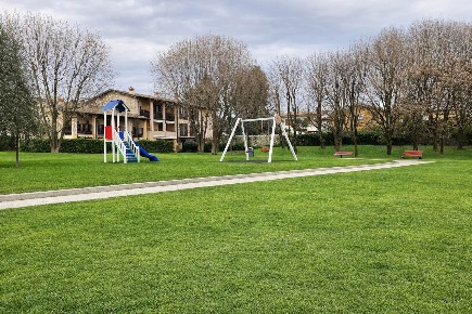 Foto Appartamento a Padenghe sul Garda Centro di 116 m² con 6 locali