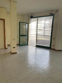 Foto Locale commerciale a Certaldo Canonica di 140 m² con 2 locali