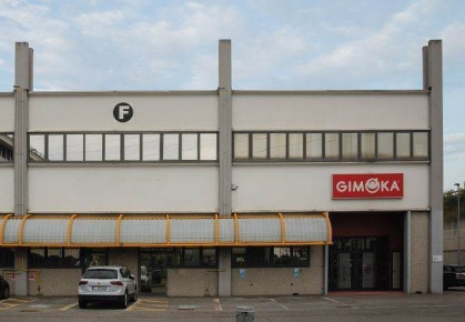 Foto Capannone industriale a Caponago di 315 m² con 5 locali in affitto