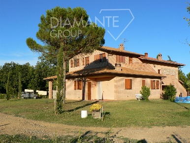 Foto Villa unifamiliare a Castiglione del Lago Soccorso di 480 m²
